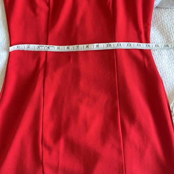 Red shift dress with tulip sleeves - Picture 8 of 9